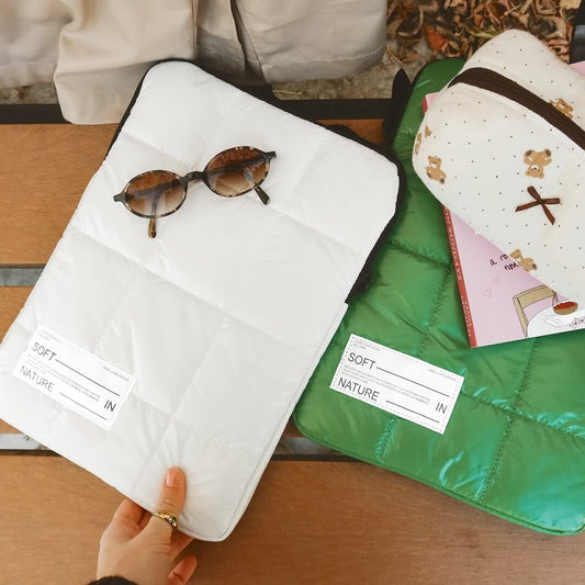 Nordic Peace Puffer MacBook iPad Hülle Weiß